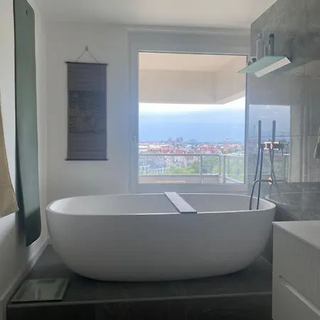 Luxurious With Amazing View דירה